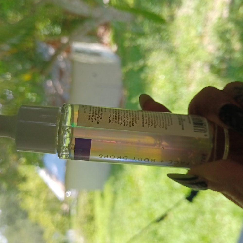 Face + Body Self Tan Drops - Picture 4 of 4